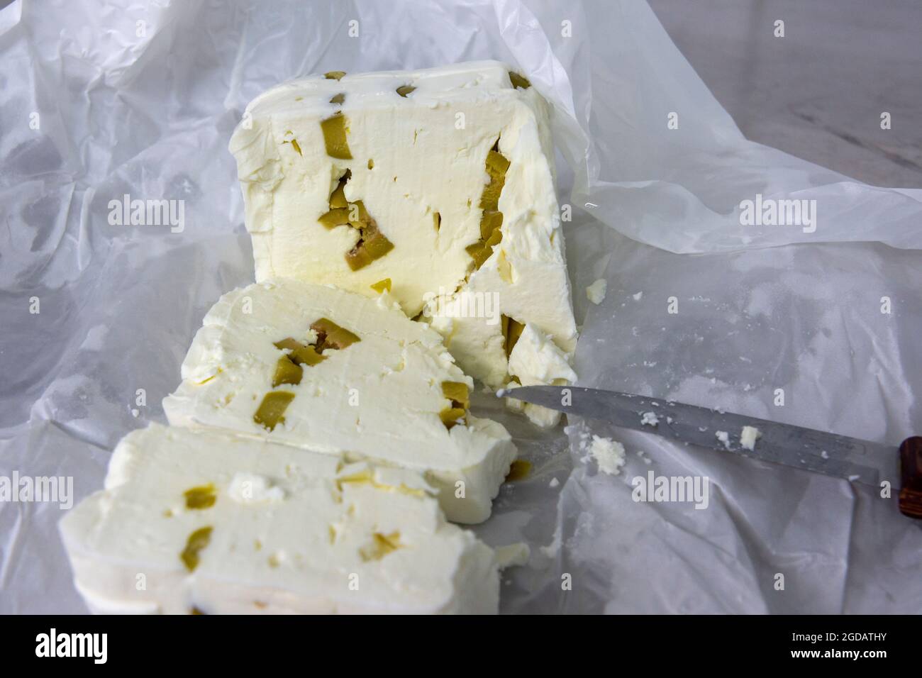 Phases de production de fromage grec feta dans une usine de fromage en Grèce Banque D'Images