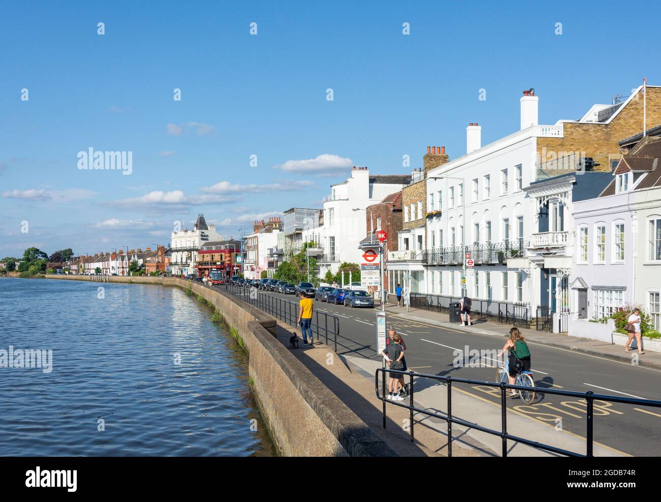 La terrasse, Barnes, London Borough of Richmond upon Thames, Grand Londres, Angleterre, Royaume-Uni Banque D'Images