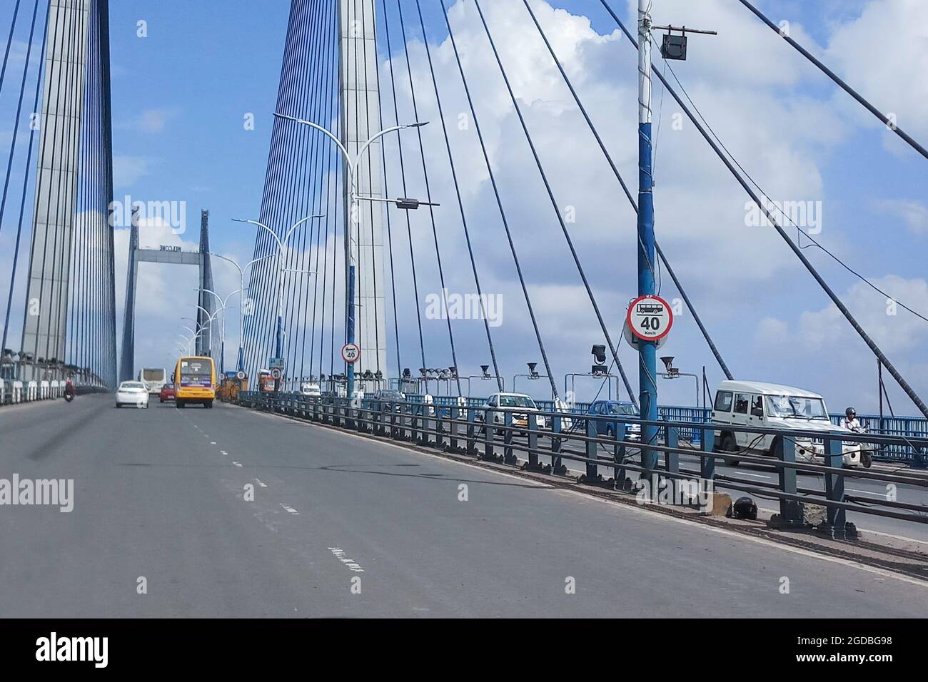 HOWRAH, BENGALE-OCCIDENTAL , INDE - 8 JUILLET 2018 : Vidyasagar Setu (pont) au-dessus du Gange, 2e pont Hooghly. Relie Howrah et Kolkata, le taxi le plus long Banque D'Images