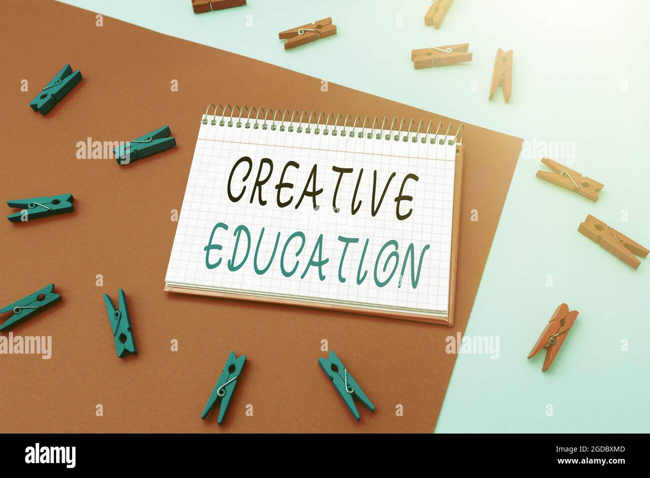 Écriture de texte éducation créative. Aperçu de l'entreprise les élèves ...