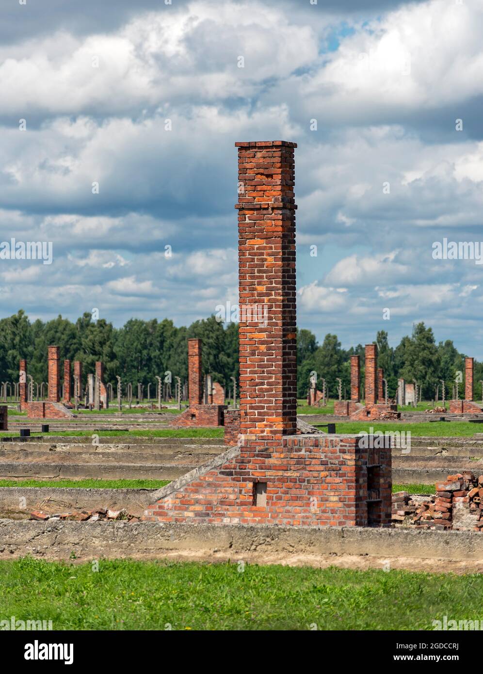 Cheminées autonomes au camp de concentration d'Auschwitz II-Birkenau, Oswiecim, Pologne Banque D'Images