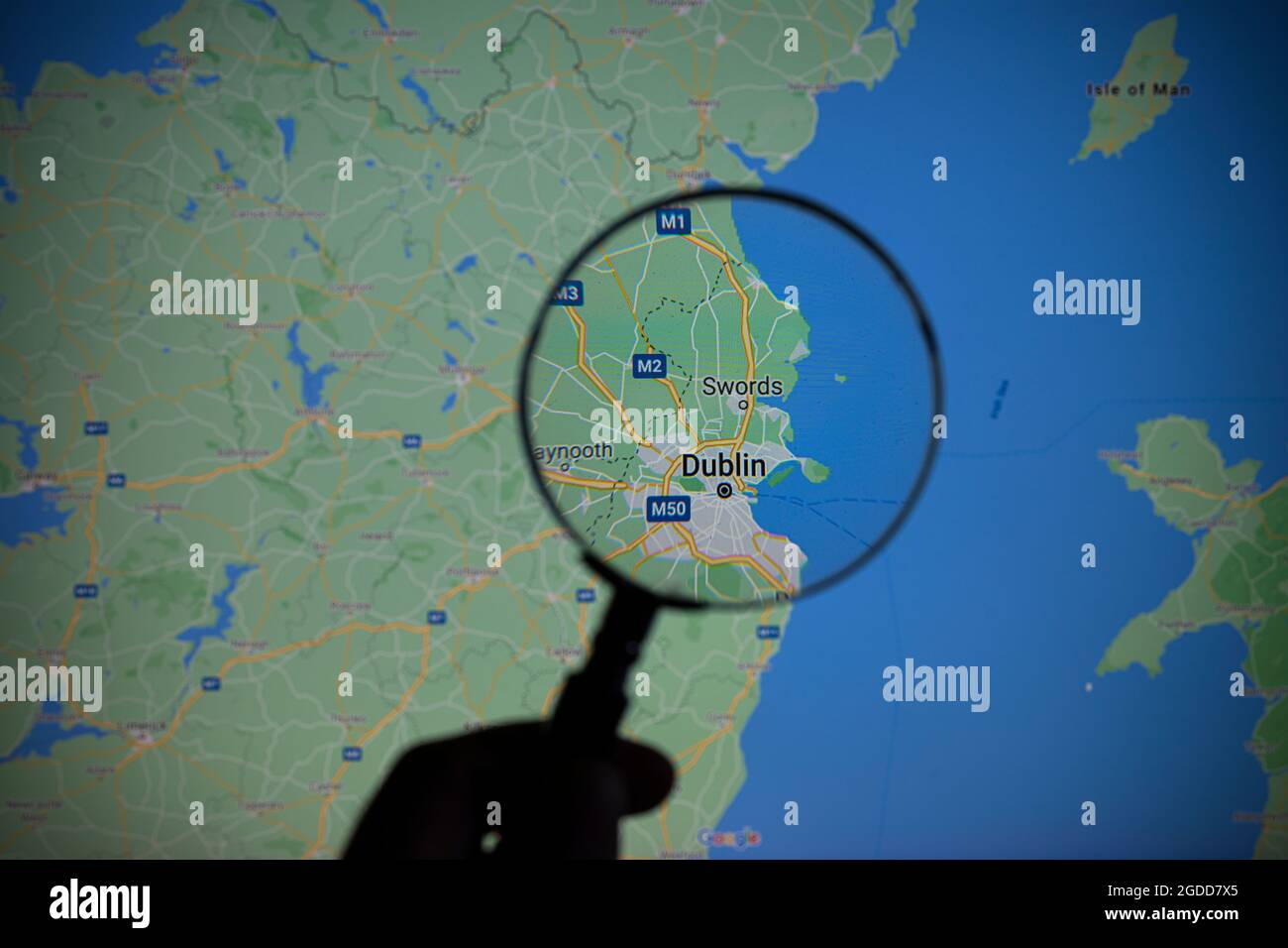Vue De La Ville De Dublin Capitale De L Irlande A Travers Une Loupe Sur Google Maps Photo Stock Alamy
