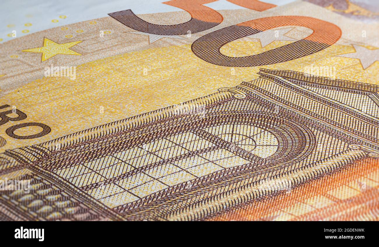 Macro gros plan sur la surface de conception des billets de 50 euros. Billets de l'Union européenne. Fond d'écran de l'argent. Clôture détaillée de la devise. Euros Banque D'Images
