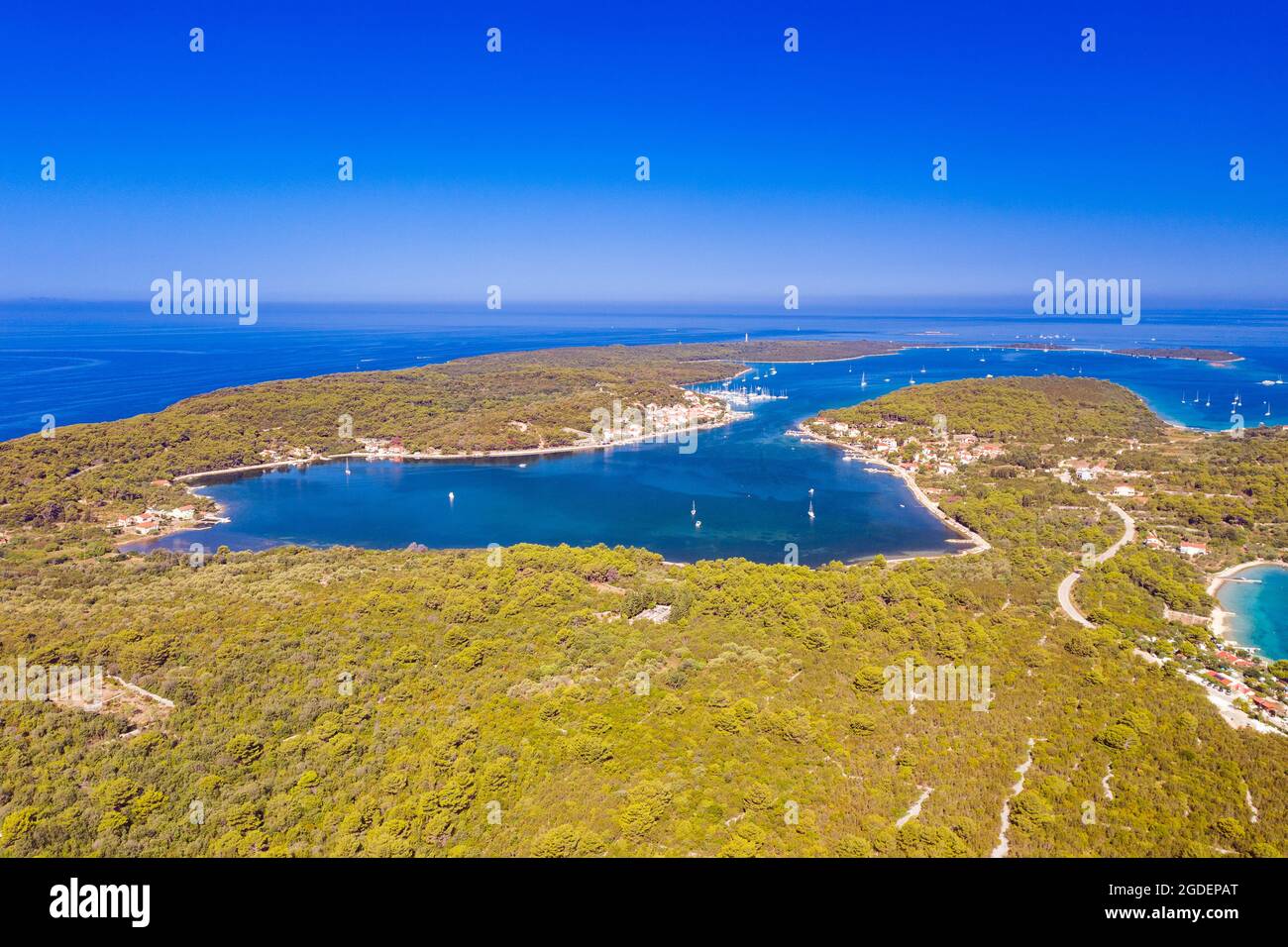 Vue aérienne de la baie de Veli Rat sur l'île de Dugi Otok en Croatie Banque D'Images