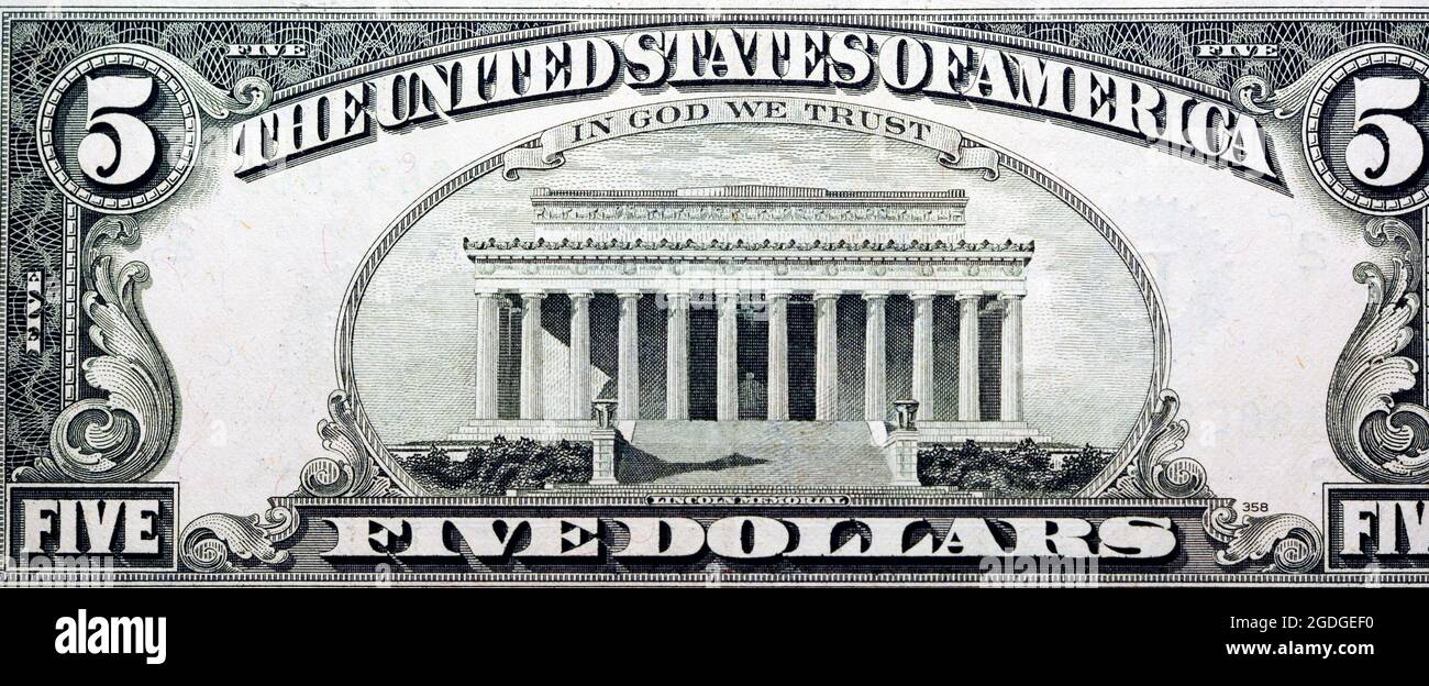 Image du Lincoln Memorial et de l'inscription dans God We Trust, USA. Inverse de 5 cinq dollars US bill série 1988, Old American Money, vintage Banque D'Images