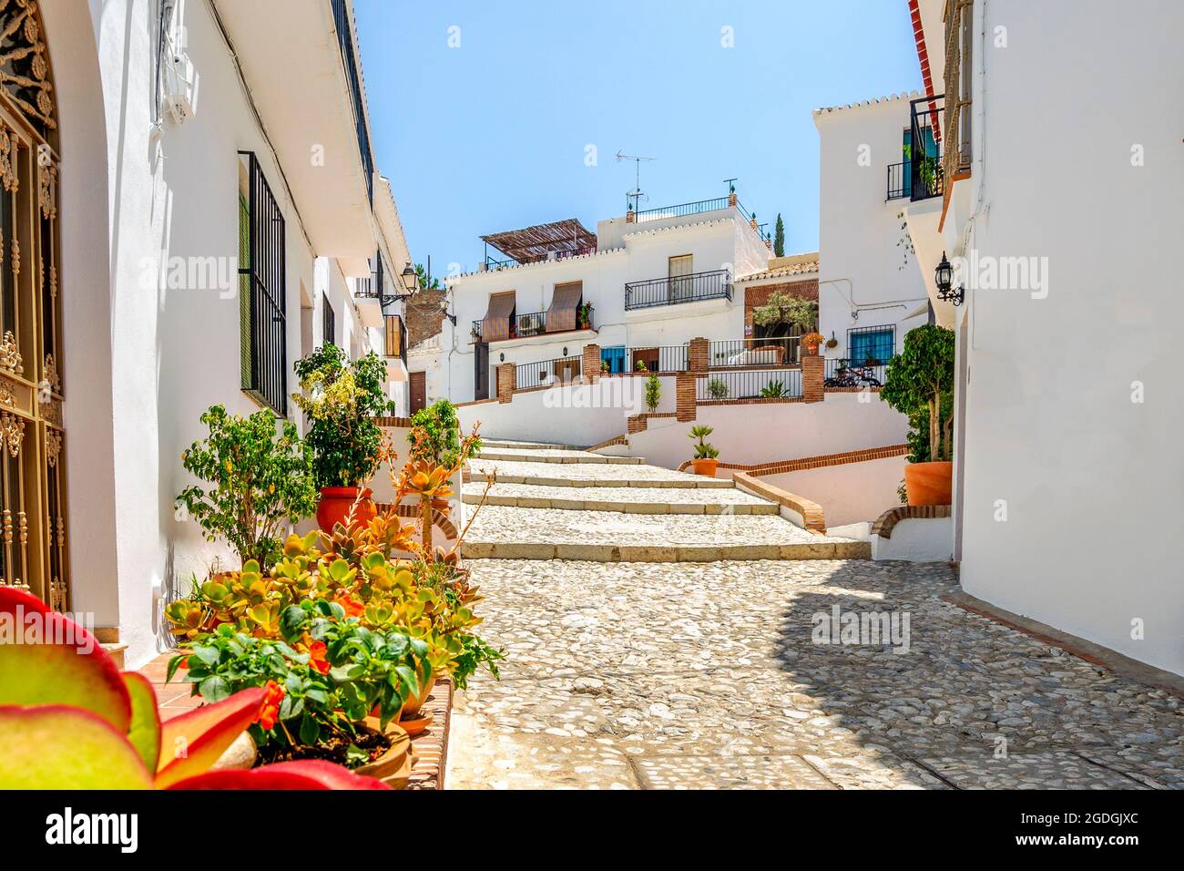 Ville pittoresque de Frigiliana située dans la région montagneuse de Malaga, Costa del sol, Andalousie, Espagne Banque D'Images