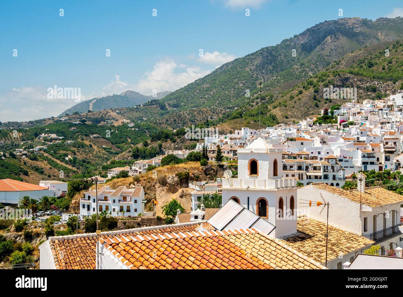 Ville pittoresque de Frigiliana située dans la région montagneuse de Malaga, Costa del sol, Andalousie, Espagne Banque D'Images