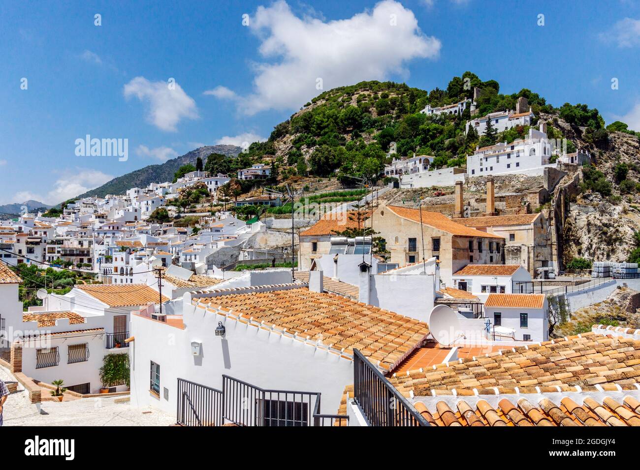 Ville pittoresque de Frigiliana située dans la région montagneuse de Malaga, Costa del sol, Andalousie, Espagne Banque D'Images