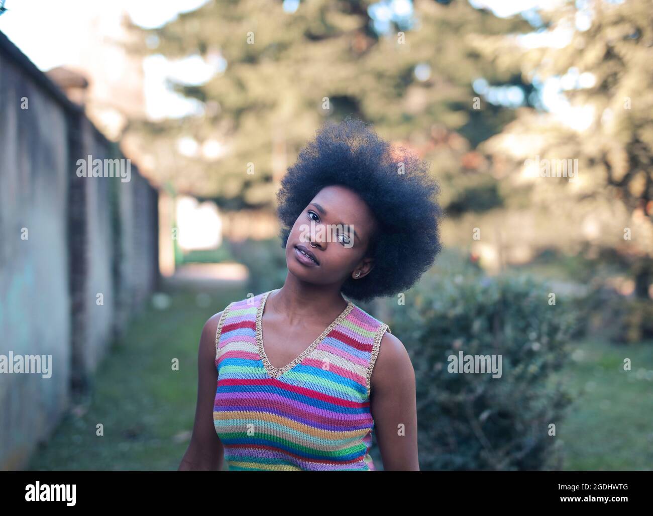 portrait d'une jeune femme noire Banque D'Images