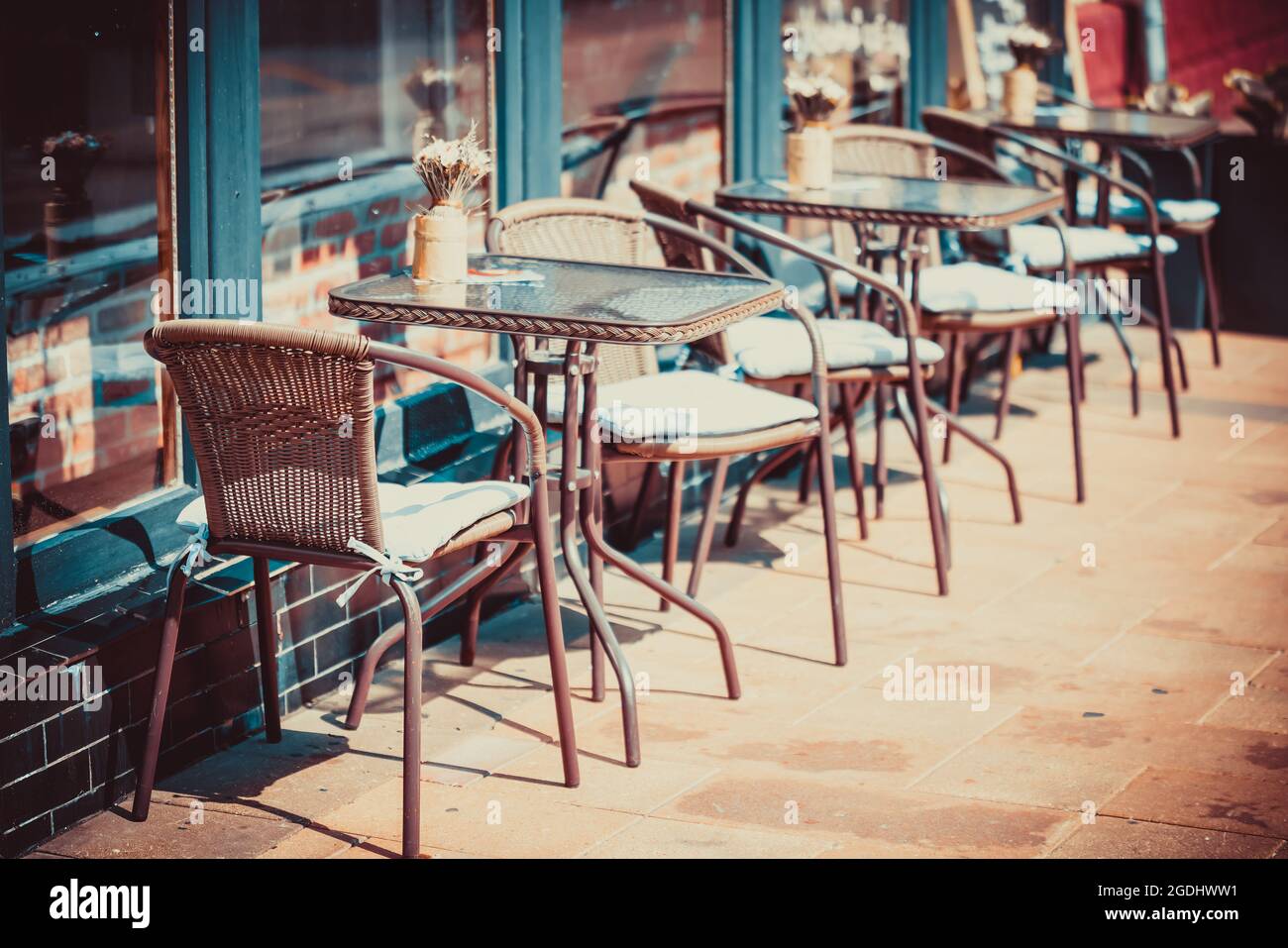 Moscou. Russie. Juillet 31 2021. Intérieur d'un café de rue d'été dans la ville. Banque D'Images