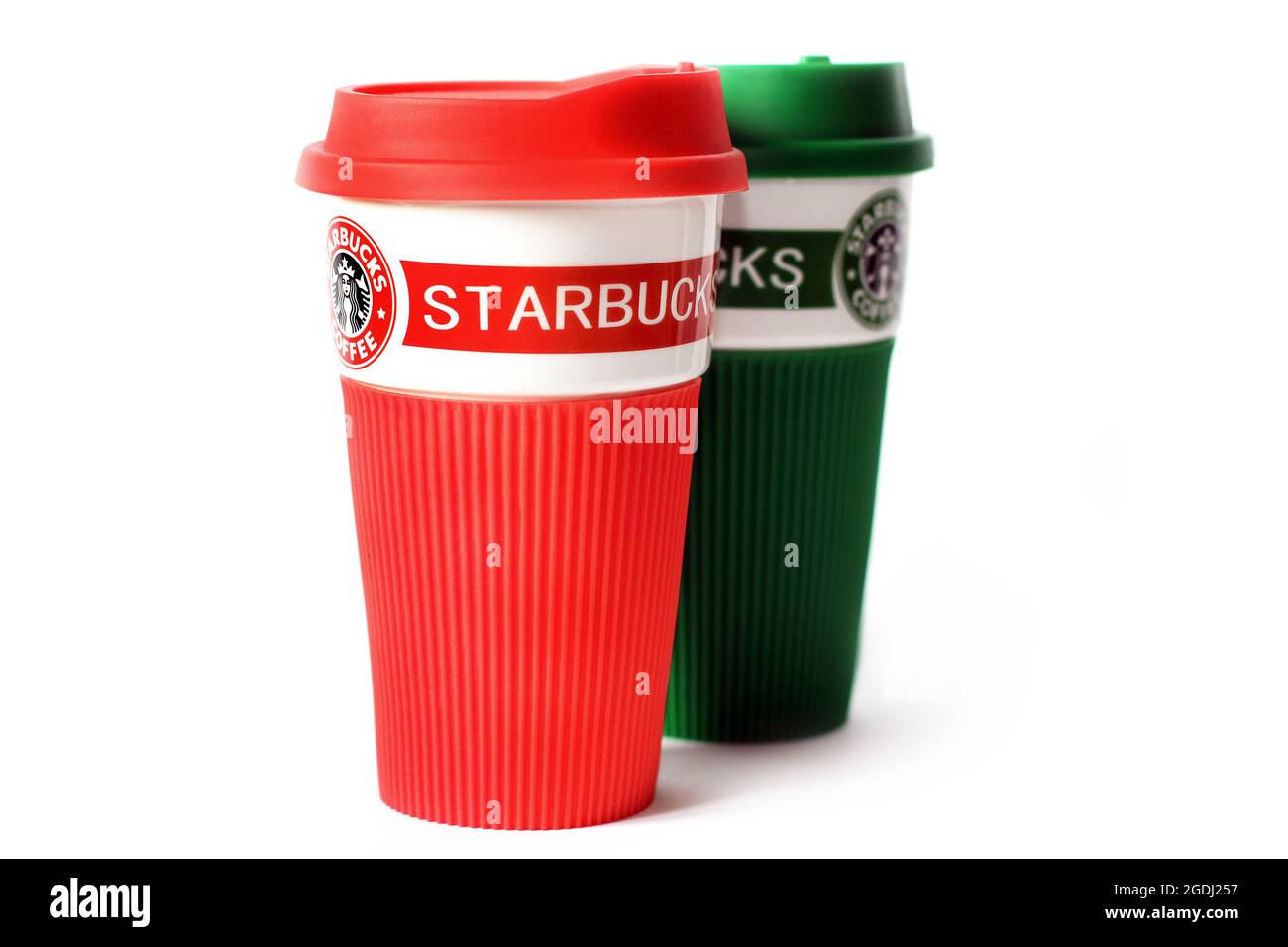Chernihiv, Ukraine - 14 janvier 2020 : tasses Starbucks sur fond blanc Banque D'Images