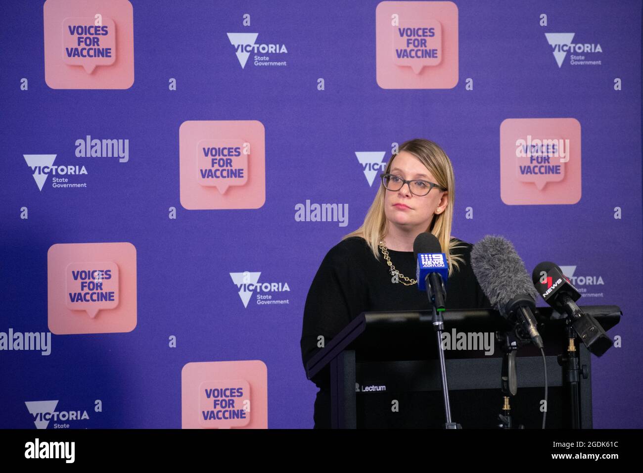 Melbourne, Australie. 14 août 2021. La secrétaire adjointe, Kate Matson, fait le point sur la COVID-19 à Victoria lors d'une conférence de presse. Credit: Jay Kogler/Alay Live News Banque D'Images
