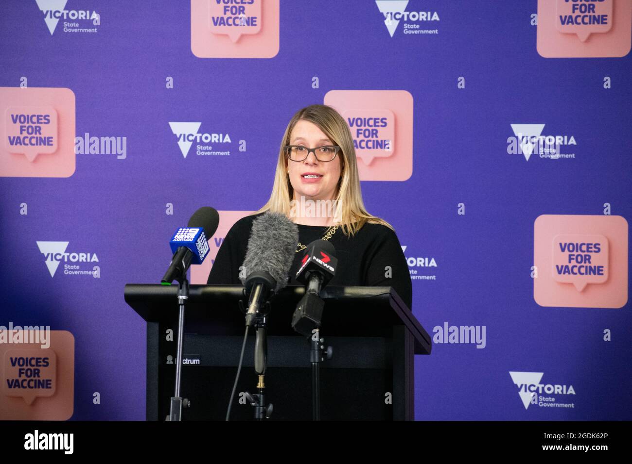 Melbourne, Australie. 14 août 2021. La secrétaire adjointe, Kate Matson, fait le point sur la COVID-19 à Victoria lors d'une conférence de presse. Credit: Jay Kogler/Alay Live News Banque D'Images
