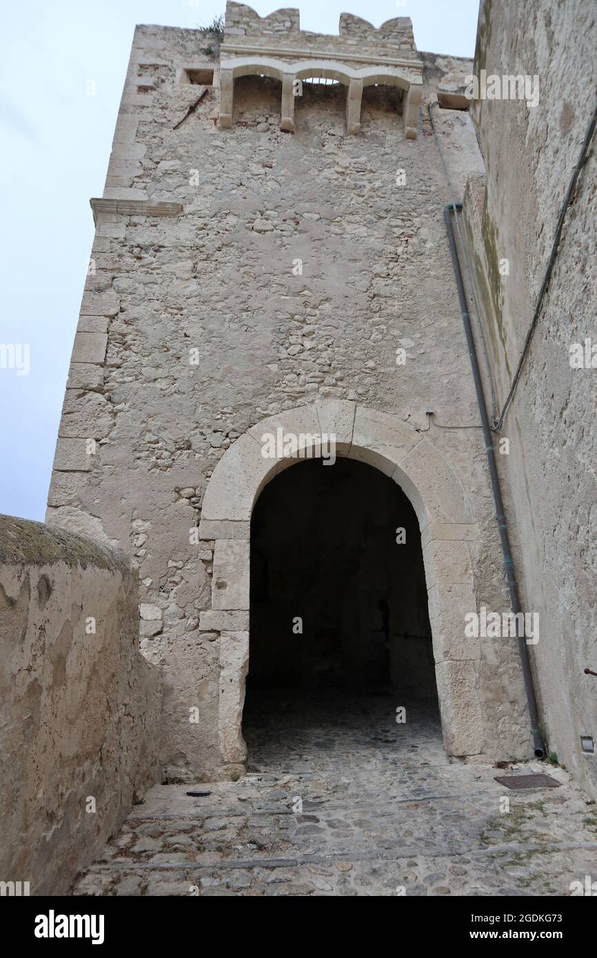 Isole Tremiti - Entrata del borgo fortificato da Torre del Pennello Banque D'Images