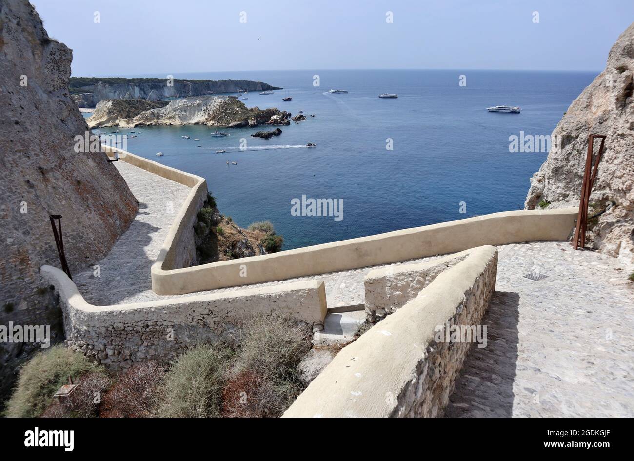 Isole Tremiti - Scorcio panoramico da via Diomede sull'Isola di San Nicola Banque D'Images