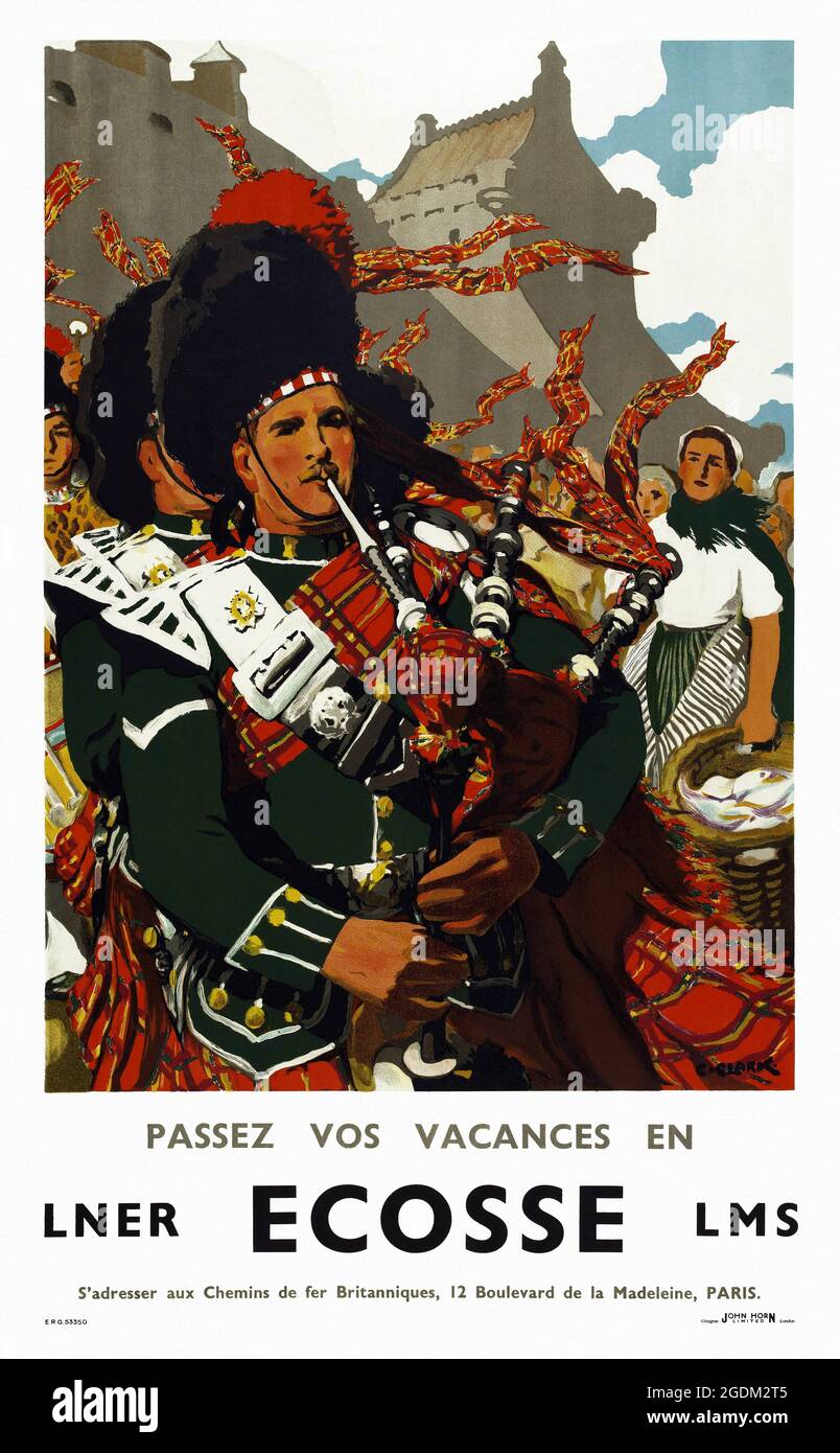 Passez vos vacances en Ecosse. LMS LNER. S'adreser aux chemins de fer britanniques par Christopher Clark (1875-1942). Affiche ancienne restaurée publiée en 1935 en Écosse. Banque D'Images