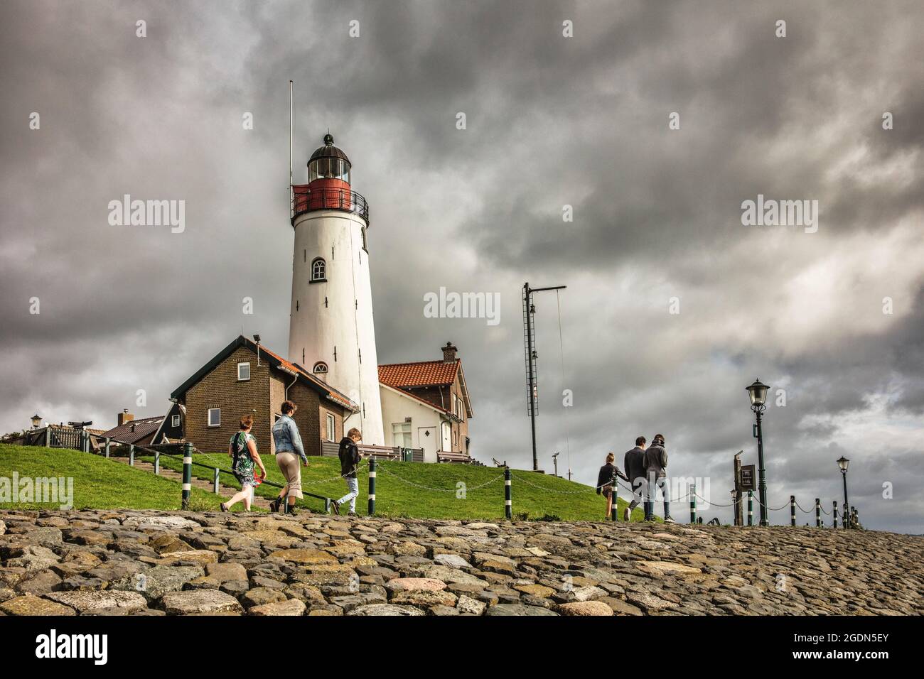 Les pays-Bas, Urk, Phare du village de pêcheurs, qui était une île dans le Zuiderzee avant qu'il ne devienne partie du Flevopoder en 1939. Conser Banque D'Images