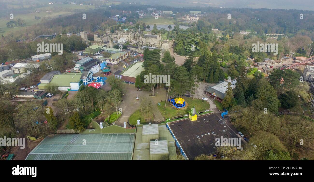 Alton Towers vue aérienne de Wickerman entrée Runaway Mine train Nemesis Air Galatica Waterpark Hôtels Rapids Banque D'Images