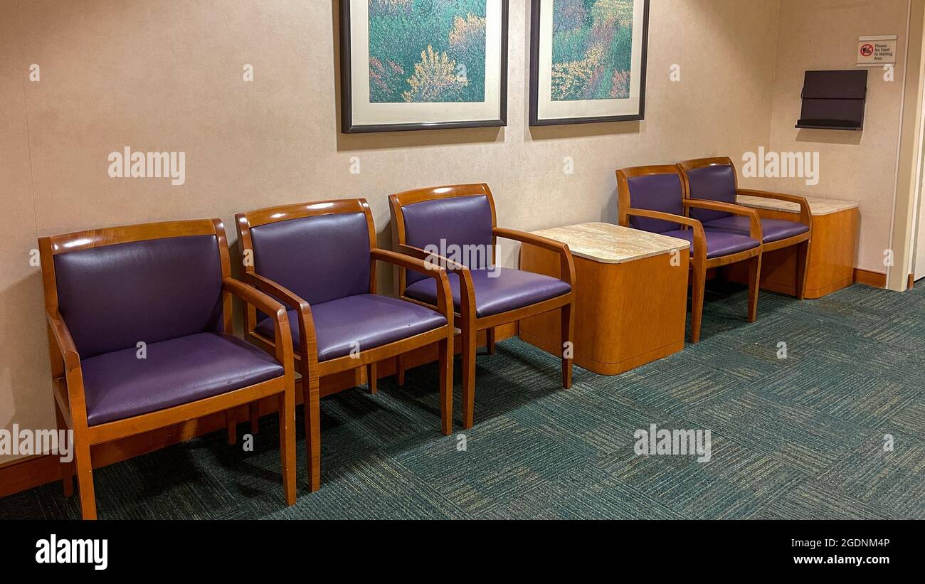 Salle D Attente De L Hopital Banque D Image Et Photos Page 3 Alamy