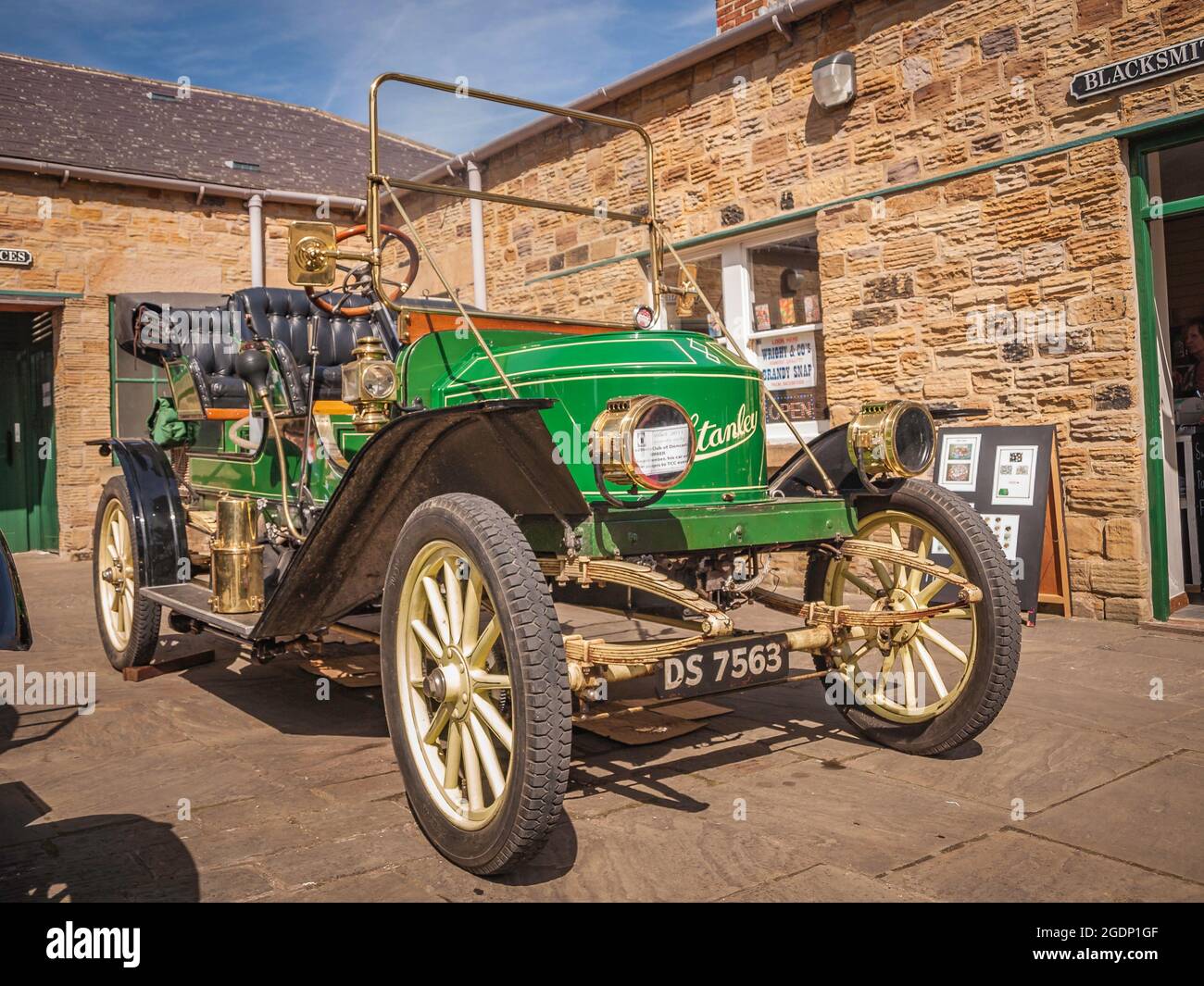 1911 Stanley Steamer au Classic car Show au Elsecar Heritage Centre, Barnsley, South Yorkshire. Banque D'Images