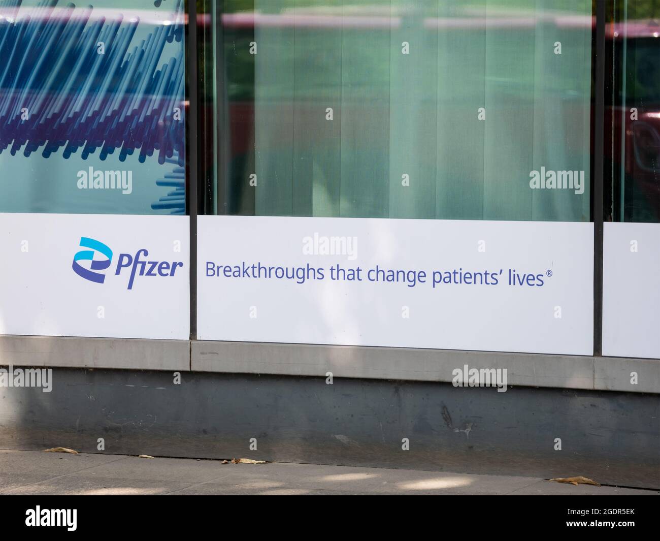 Publicité de Pfizer au siège allemand à Berlin Banque D'Images