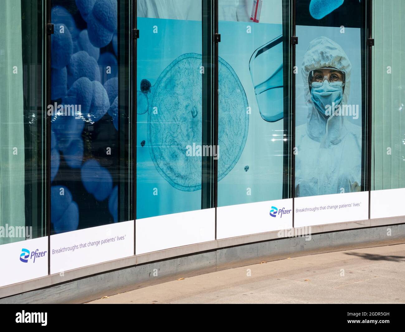 Publicité de Pfizer au siège allemand à Berlin Banque D'Images