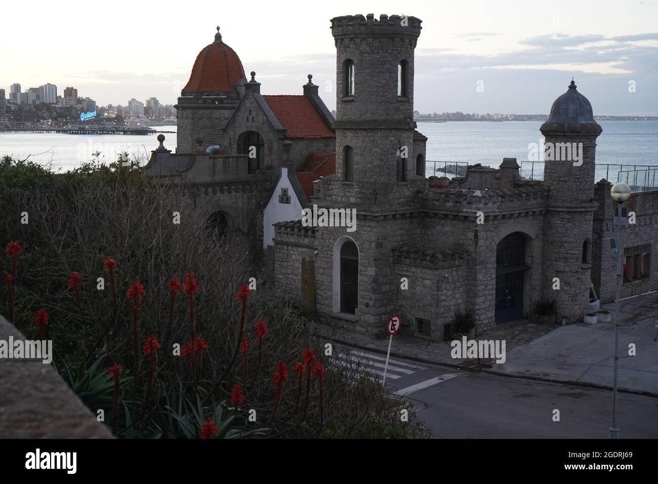 Dans te cas de la mer atlantique, la ville Mar del Plata Banque D'Images