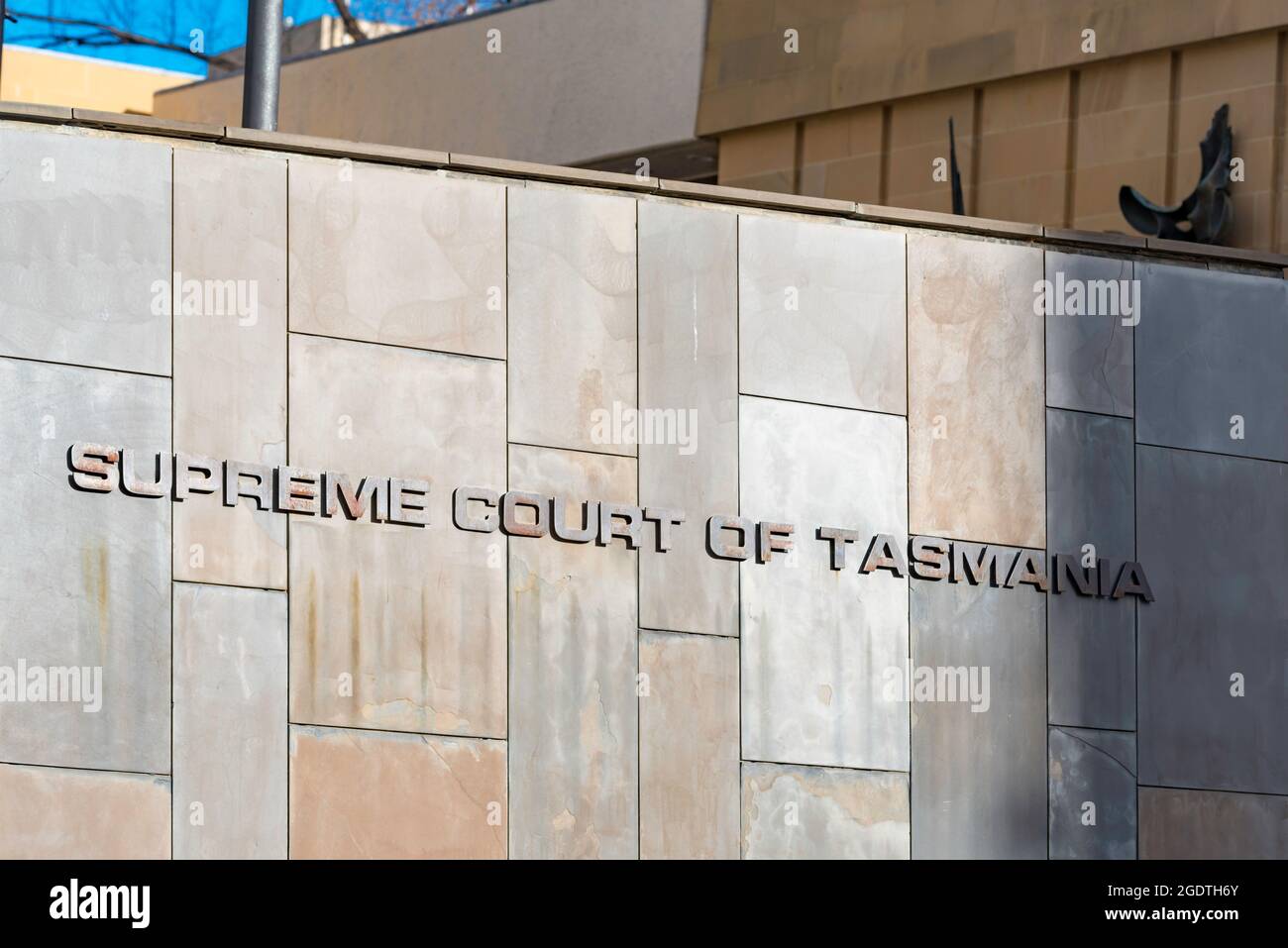 La Cour suprême et magistrale de Hobart, en Tasmanie, a été conçue en 1972 par Peter Partridge tout en travaillant pour le département des travaux publics Banque D'Images
