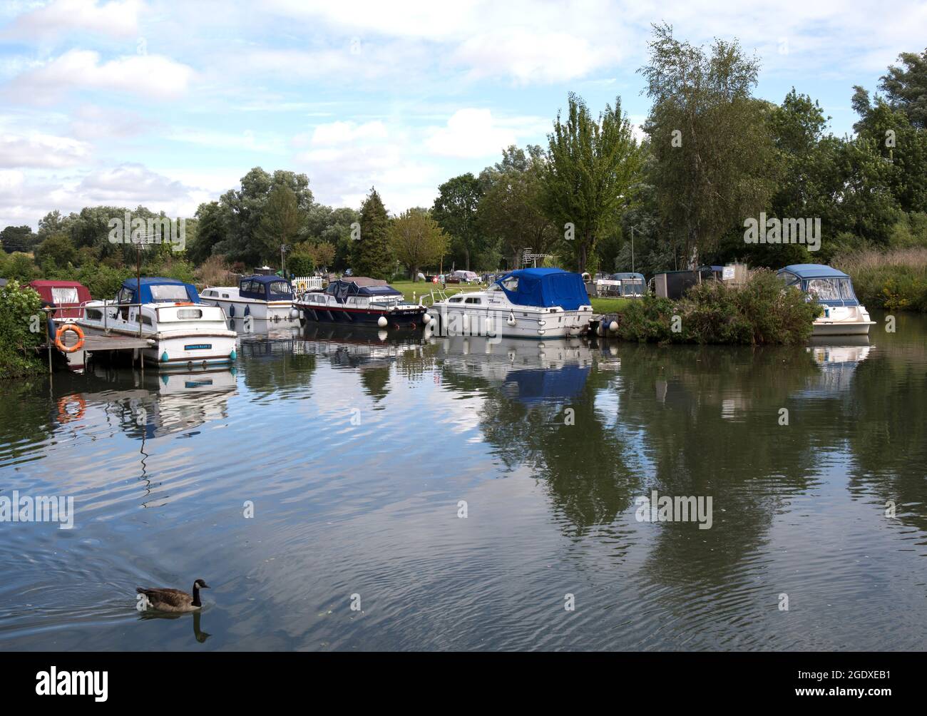 Chalet Cruisers River Lea Stanstead Lock Stanstead Abbotts Banque D'Images