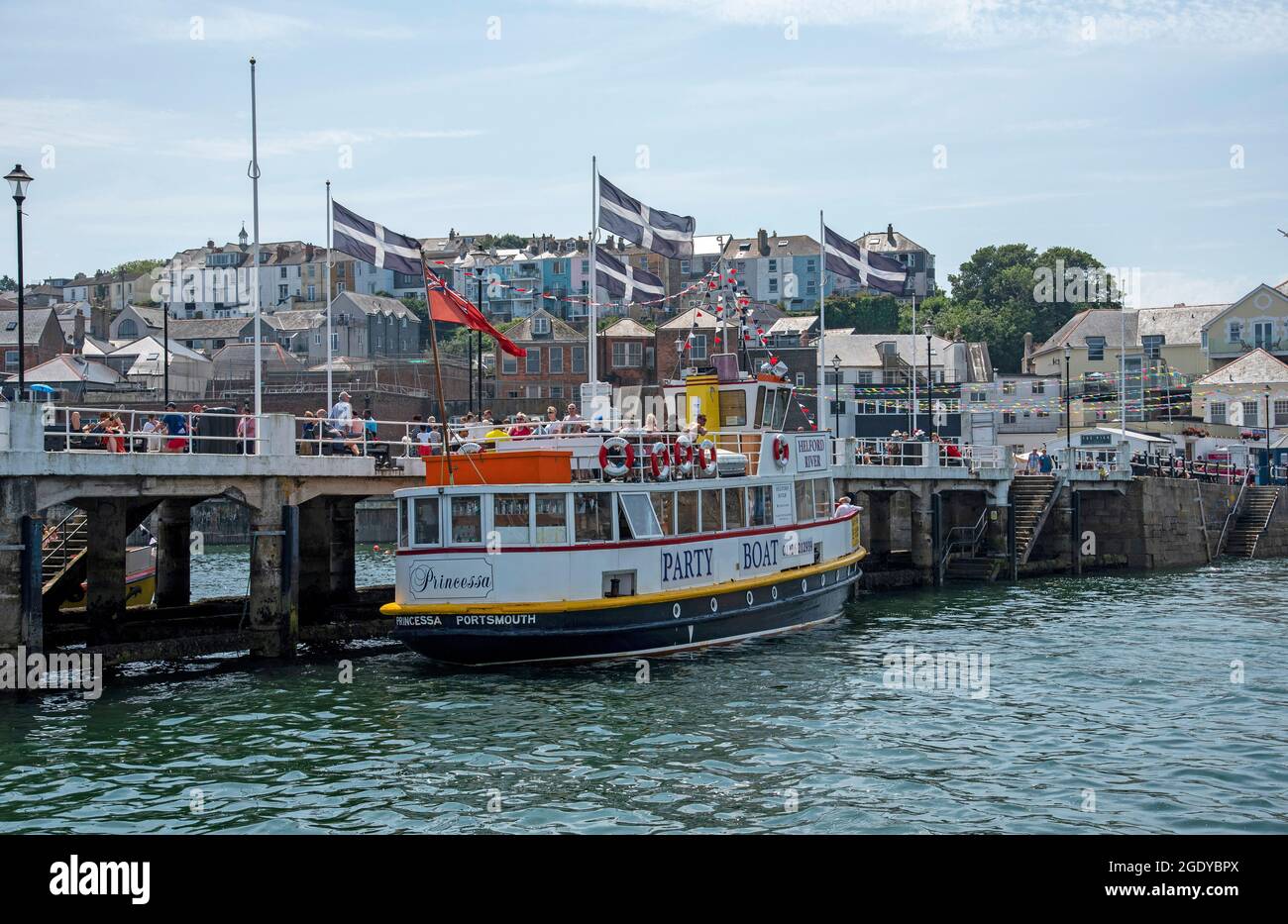 Falmouth, Cornouailles, Angleterre, Royaume-Uni. 2021. Falmouth, Cornouailles, Angleterre, Royaume-Uni. 2021. Les ferries de passagers effectuent le retour de St Mawes à la jetée du Prince de Galles, Falm Banque D'Images