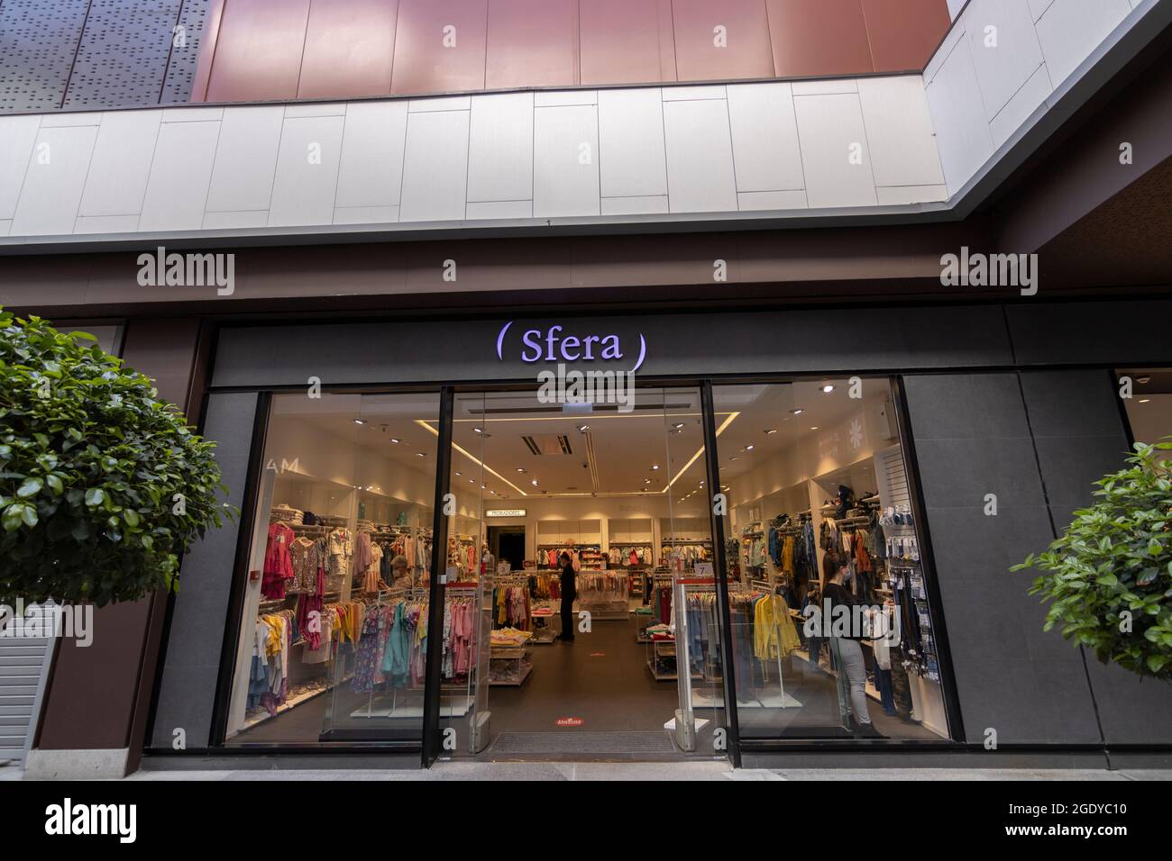 Huelva, Espagne;03.31.2021: Le magasin Sfera du centre commercial Holea. Banque D'Images