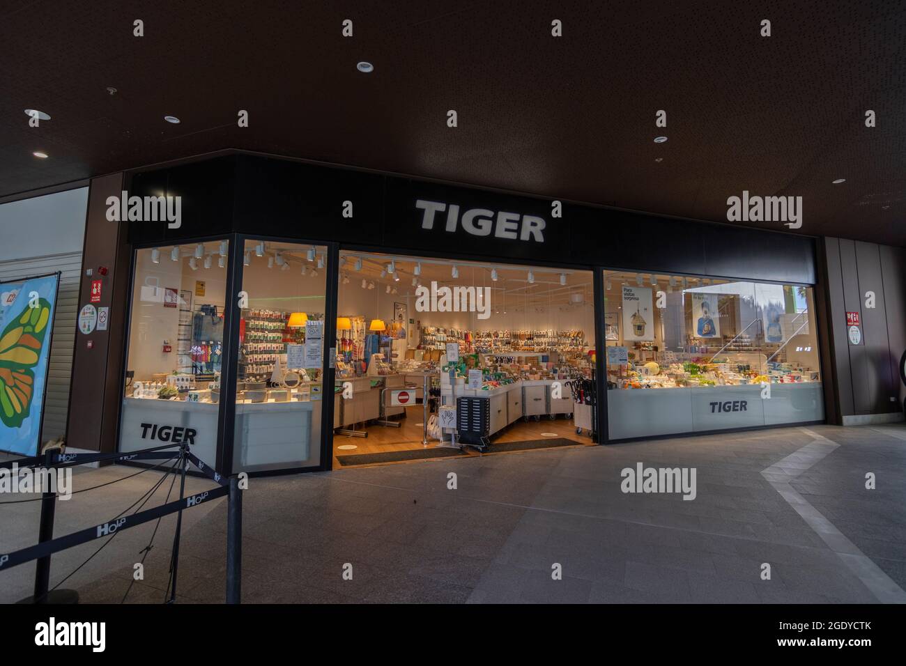 Huelva, Espagne;03.31.2021:The Tiger Store au centre commercial Holea. Banque D'Images