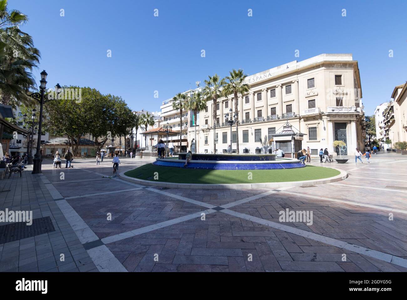Huelva, Espagne; 03.16.2021:place Nuns, avec une température de 20 degrés Banque D'Images