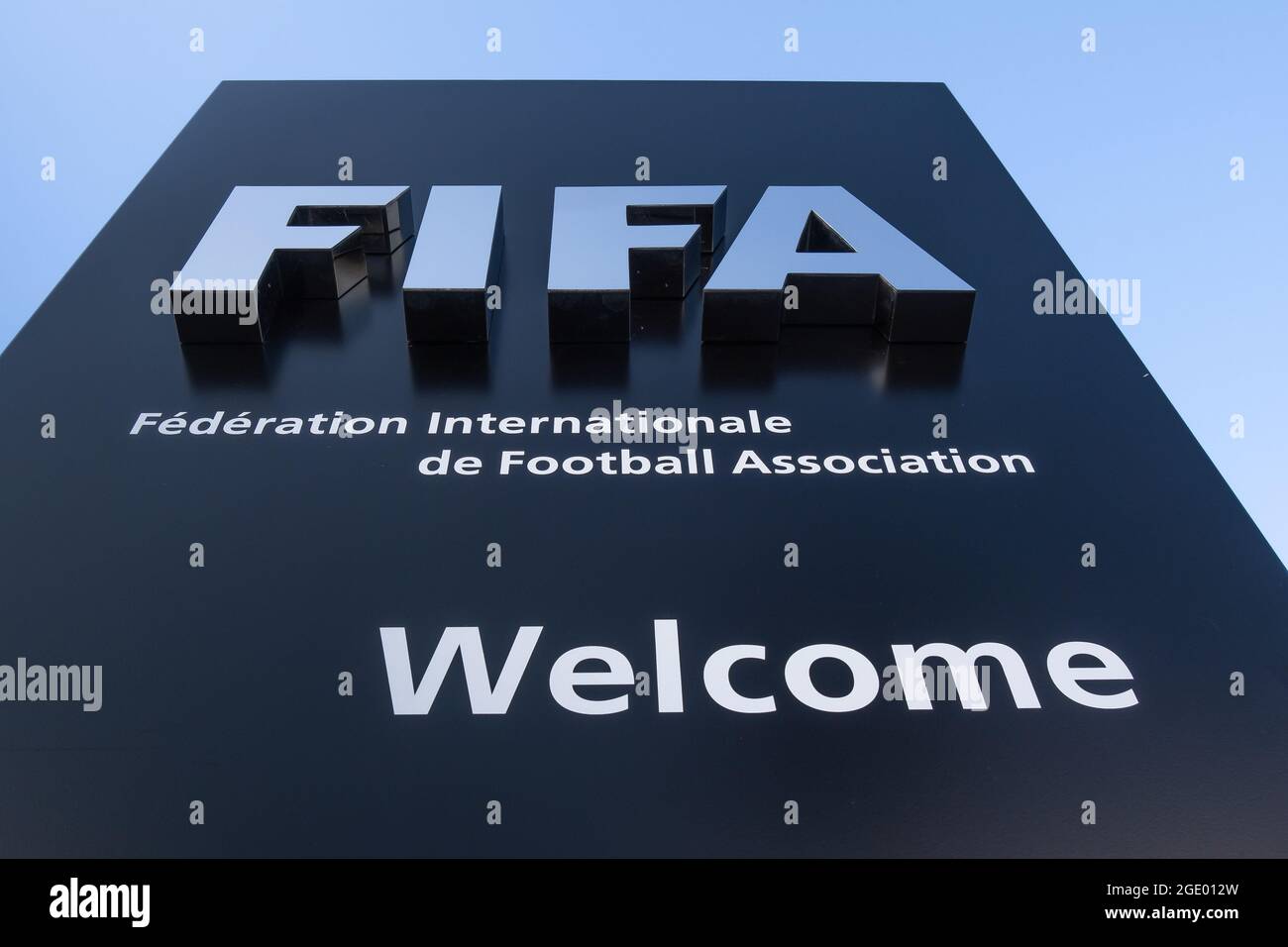 Zurich, Suisse - 10 janvier 2021 : la FIFA est une organisation à but non lucratif et un organe international de direction de l'association football, futsal et beac Banque D'Images