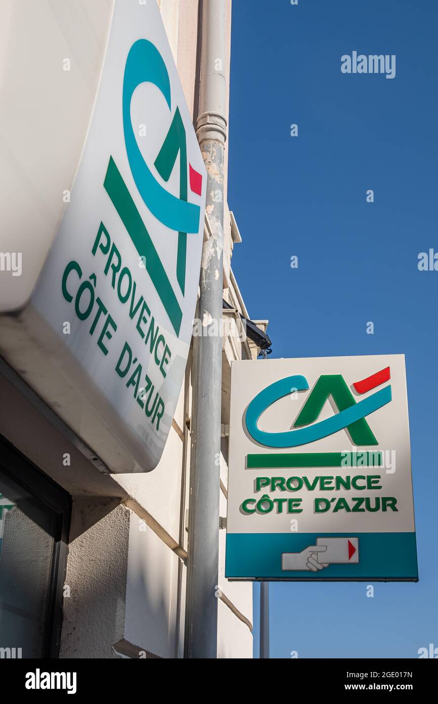 Menton, France - 2 juillet 2020 : la banque crédit agricole de Menton Banque D'Images