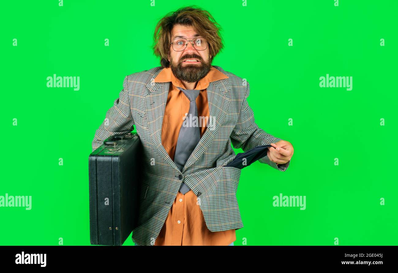 Homme d'affaires en faillite avec poche et mallette vides. Licenciement. Homme au chômage. Défaillance et mise à pied. Banque D'Images