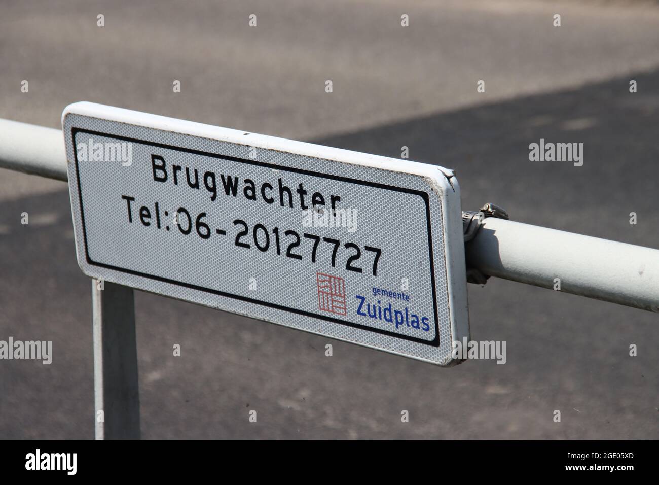 Signez avec le numéro de téléphone de l'exploitant de pont de Zuidplas à Groenewegbrug à Nesselande Banque D'Images