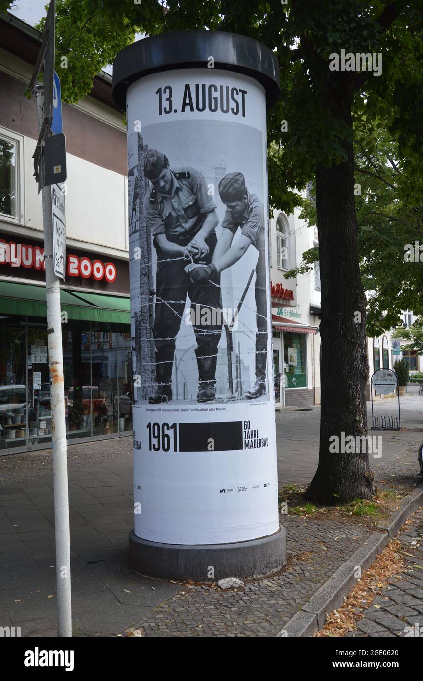 60e anniversaire de la construction du mur de Berlin - Baseler Strasse, Lichterfelde, quartier de Steglitz-Zehlendorf, Berlin, Allemagne - 15 août 2021. Banque D'Images
