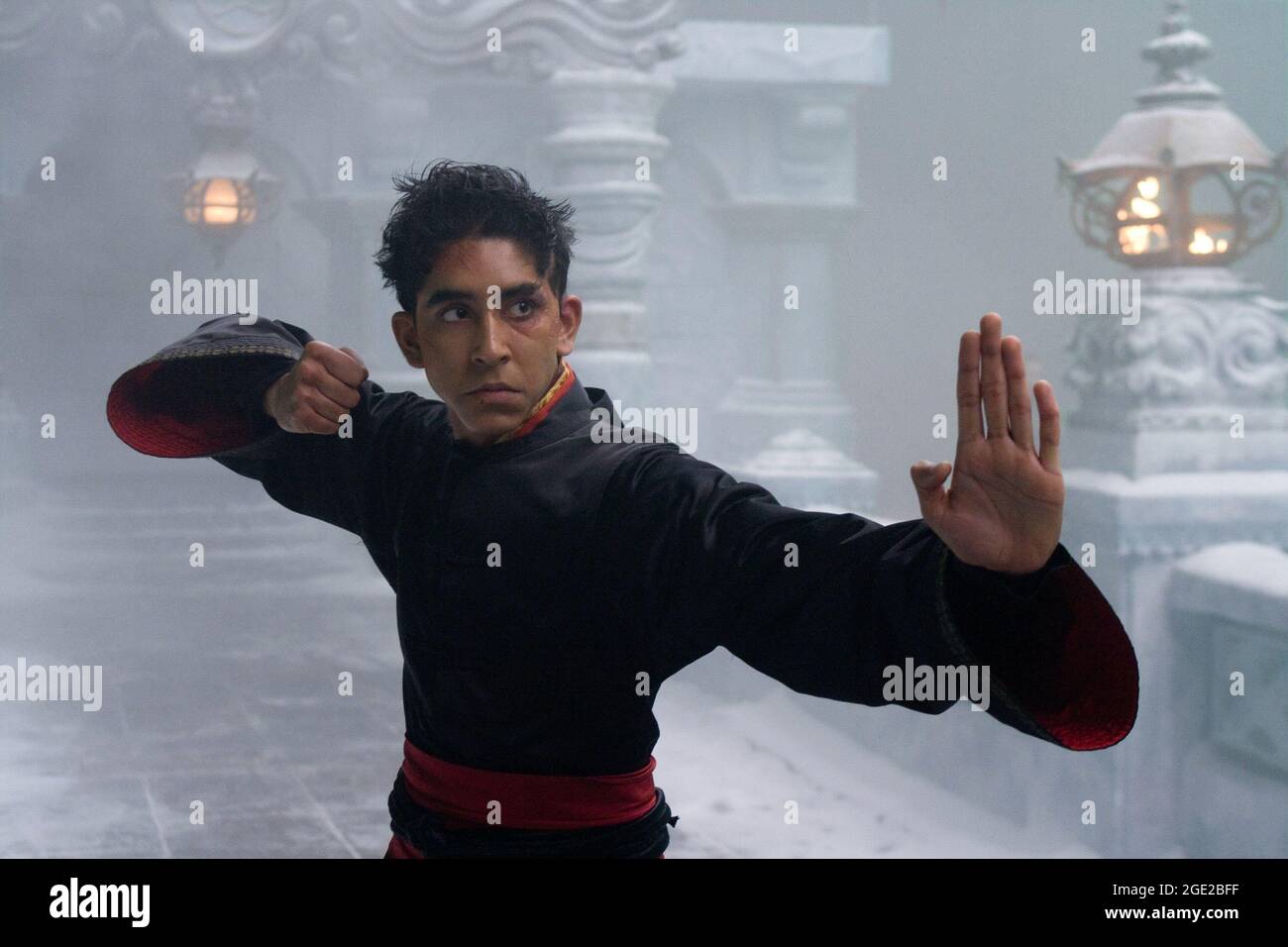 DEV PATEL dans LE DERNIER AIRBENDER (2010), réalisé par M. NIGHT SHYAMALAN. CREDIT: PARAMOUNT PHOTOS/NICKELODEON FILMS/AVEUGLANT PHOTOS DE BORD / ALBUM Banque D'Images