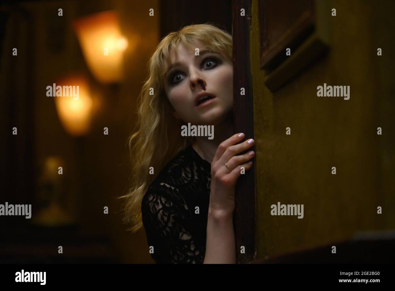 THOMASIN MCKENZIE dans LA NUIT DERNIÈRE À SOHO (2021), réalisé par EDGAR WRIGHT. Crédit : FONCTIONS DE MISE AU POINT / Album Banque D'Images