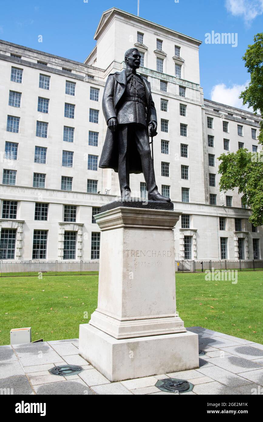 Statue de Lord Trenchard à Victoria Embankment Gardens, Londres, Angleterre, Royaume-Uni Banque D'Images