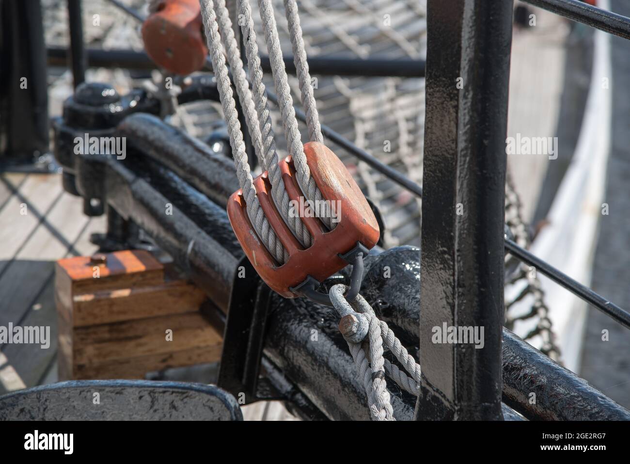 Montage d'un ancien voilier. Photo de haute qualité. Den Helder, pays-Bas. 31 juillet 2021. Banque D'Images