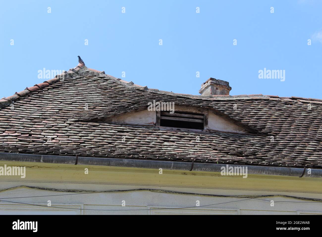C'est une photo d'une ancienne maison de la fenêtre dans la ville de Sibiu, comté de Sibiu, Roumanie. Banque D'Images C'est une photo d'une ancienne maison de la fenêtre dans la ville de Sibiu, comté de Sibiu, Roumanie. Banque D'Images