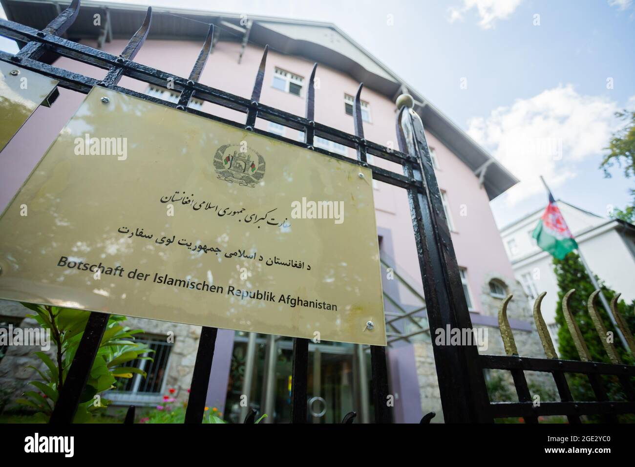 Berlin, Allemagne. 16 août 2021. L'ambassade de la République islamique d'Afghanistan à Berlin-Grunewald. Credit: Christoph Soeder/dpa/Alay Live News Banque D'Images