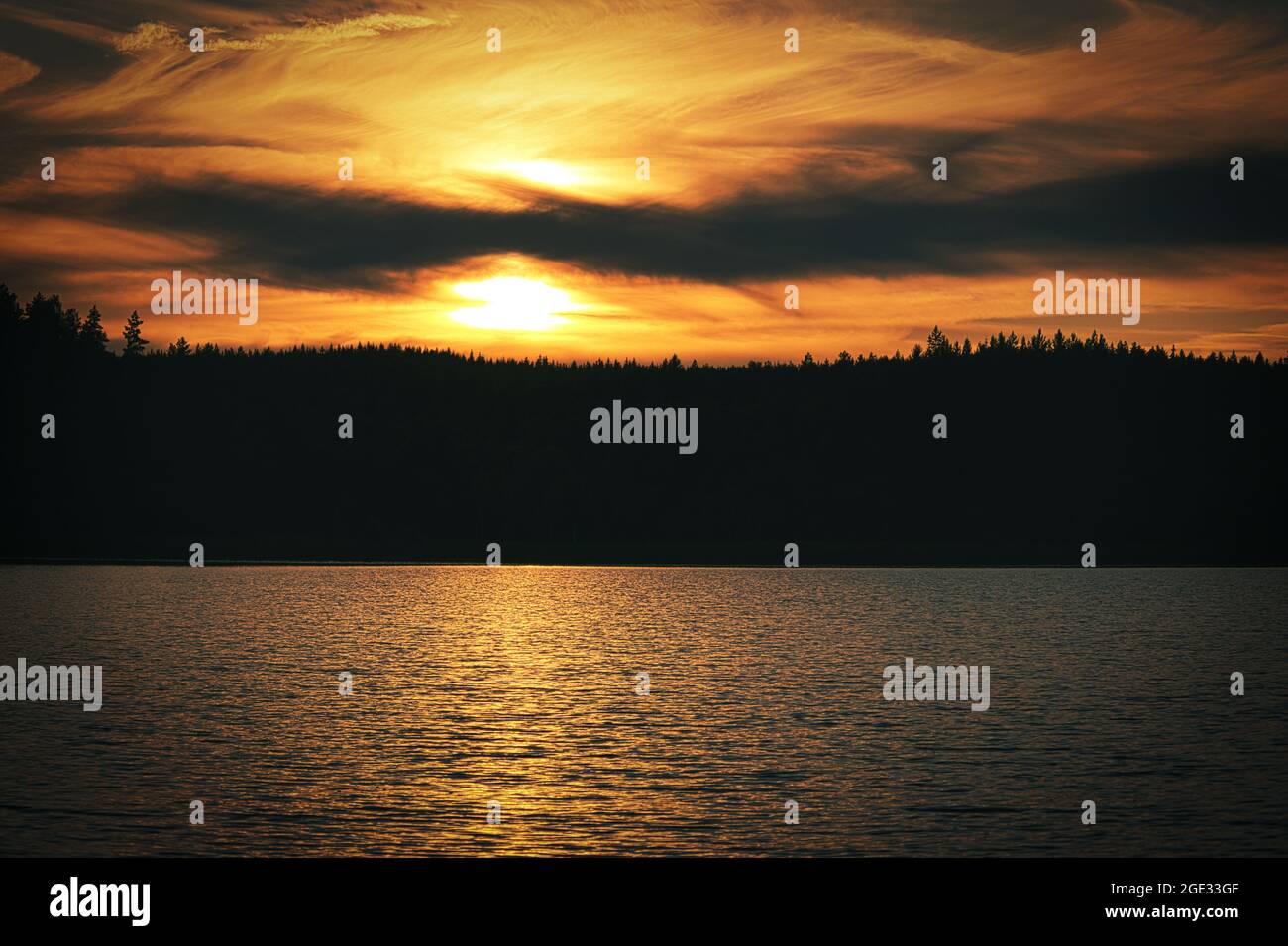 Coucher de soleil en Suède Småland. Cette atmosphère lumineuse est unique. De belles vacances Banque D'Images