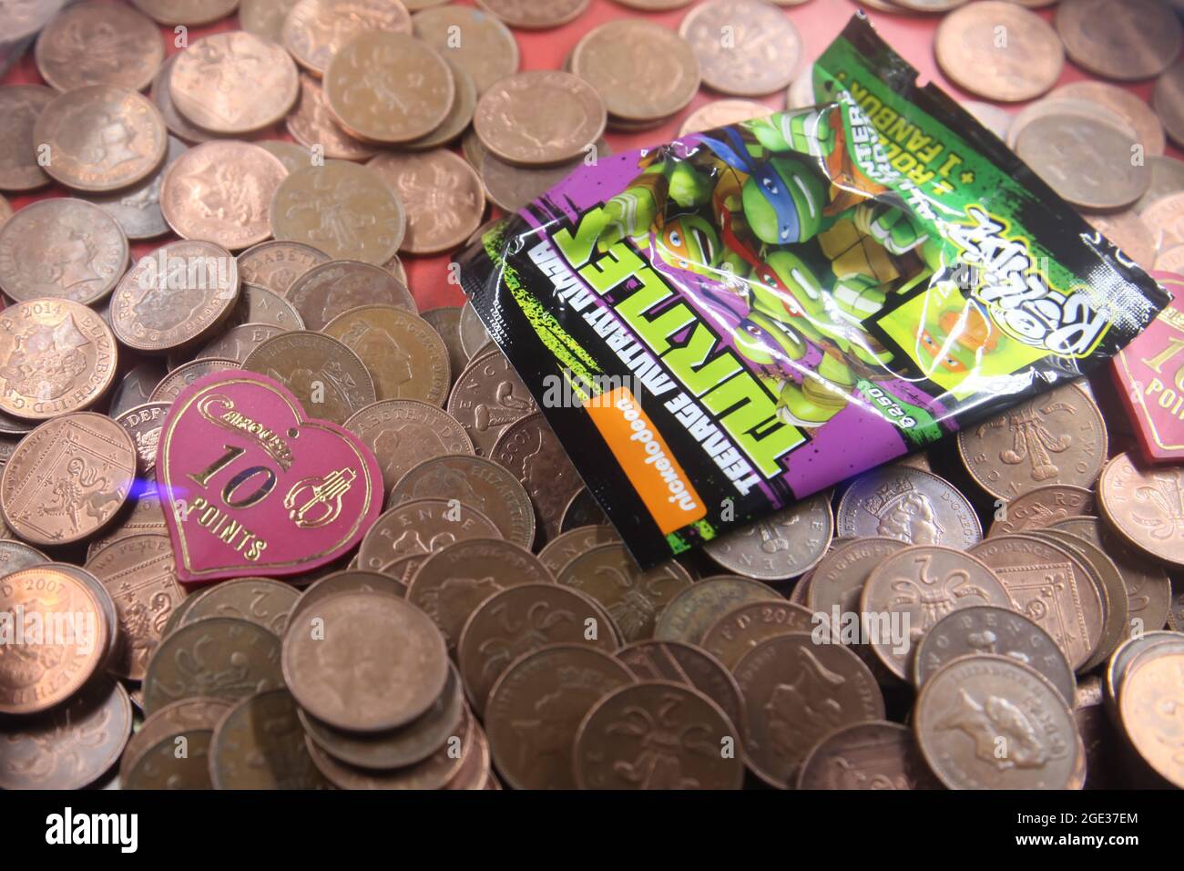 Machine d'arcade, jeu de poussoirs compte-gouttes 2p, Barry Island Arcades, pays de Galles du Sud, 2021 Banque D'Images