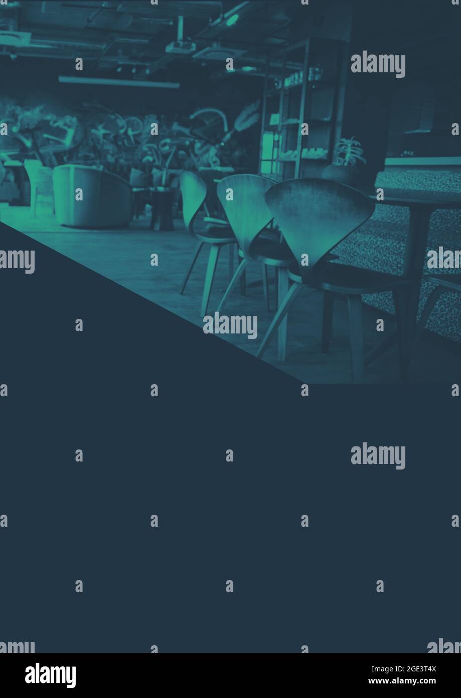 Composition de la lumière sombre sur la cafétéria dans le bureau vide Banque D'Images