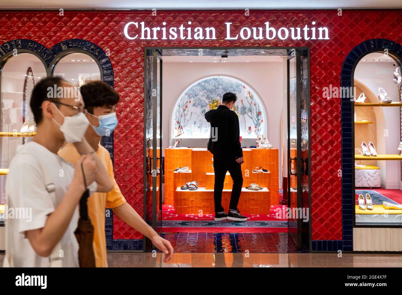 Logo louboutin Banque de photographies et d'images à haute résolution -  Alamy