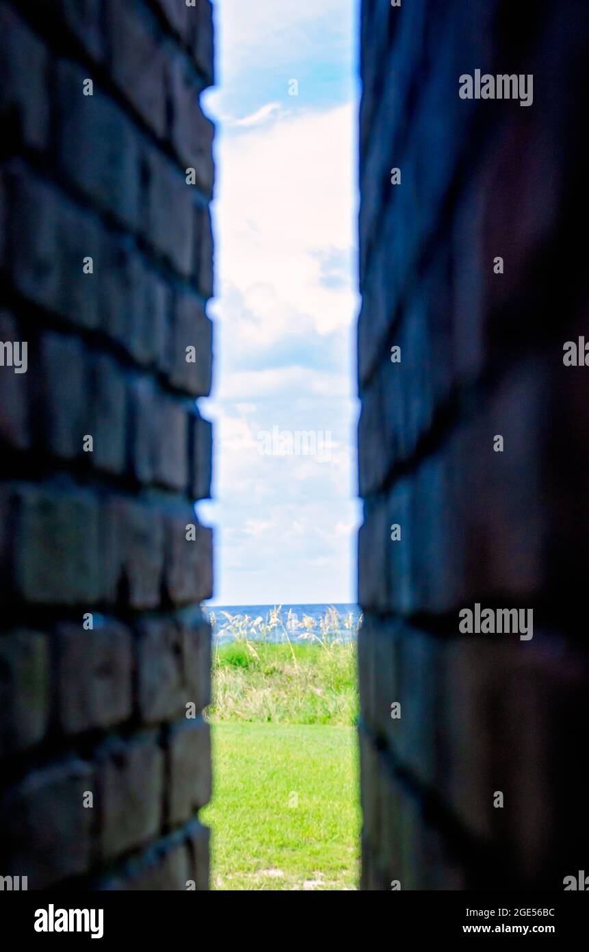 La latrine de fort gaines présente diverses embruns pour les canons, le 16 août 2021, à Dauphin Island, Alabama. Banque D'Images