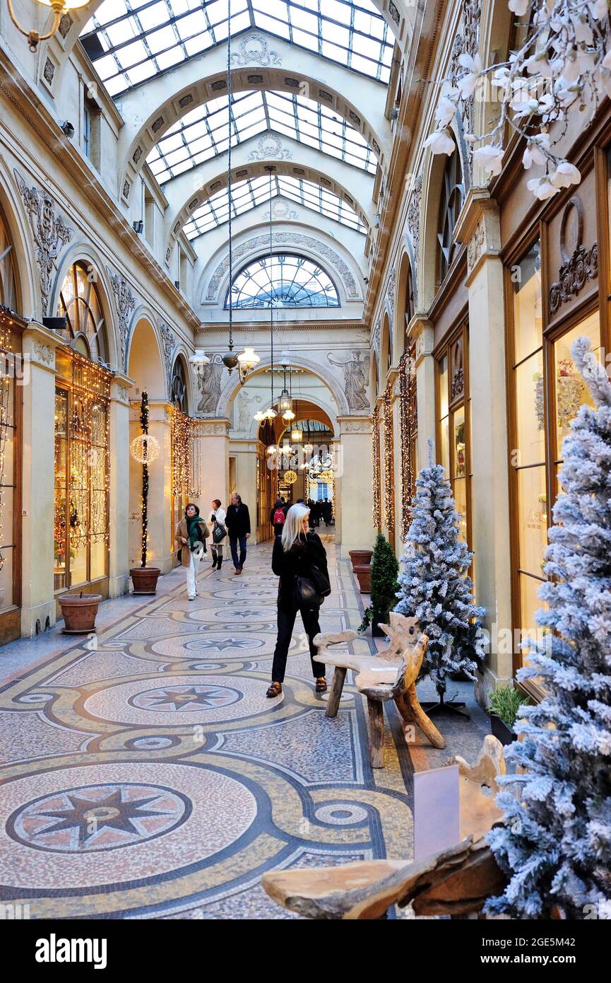 FRANCE, PARIS (75) 2ÈME ARRONDISSEMENT, GALERIE VIVIENNE À L'HEURE DE NOËL Banque D'Images